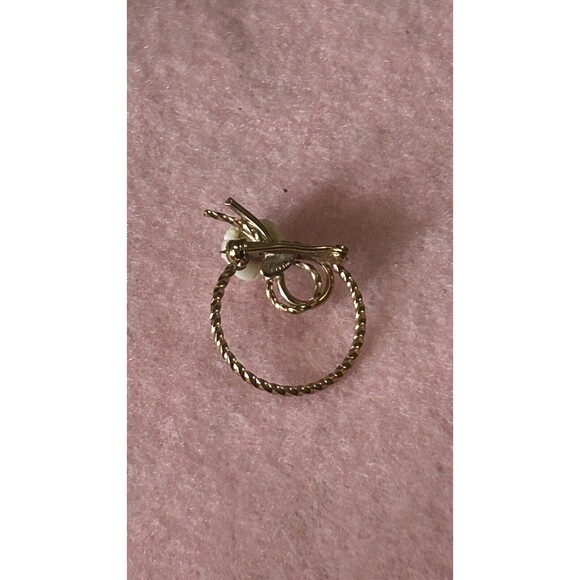 Wells 14K GF Gold & Carved White Flower Rose in Circle Vintage Pin Brooch - Picture 3 of 5